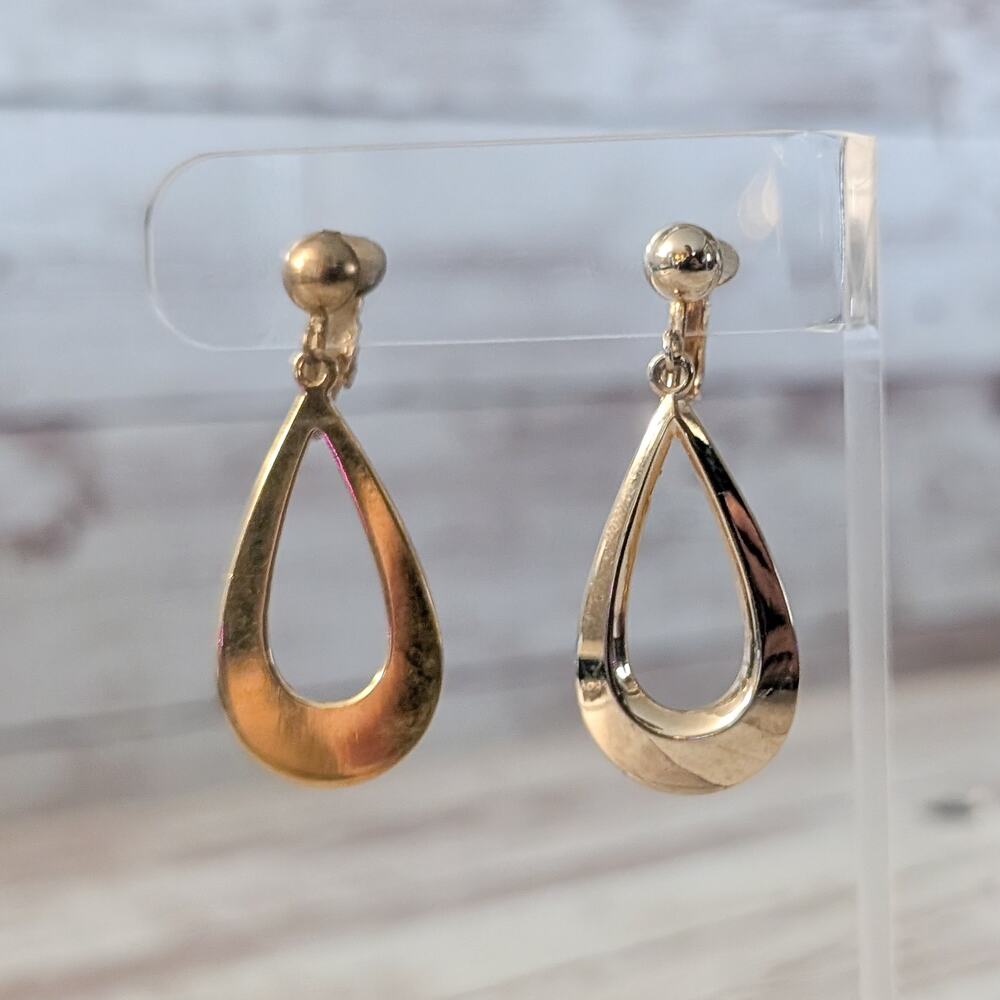 Vintage Clip On Earrings Gold Tone - MISMATCHED EARRINGS